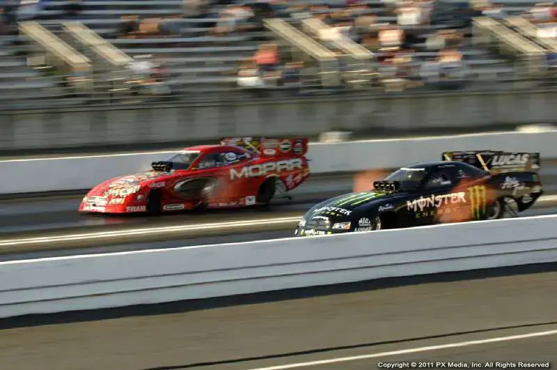 drage race funny cars